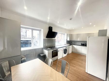 7 bed student house to rent on Addison Road, Plymouth, PL4