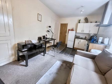 1 bed student house to rent on Woodland Terrace Flat 2, Plymouth, PL4
