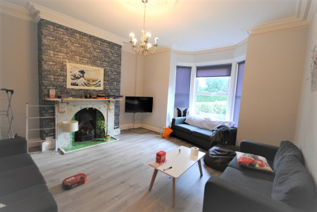 8 bed student house to rent on Victoria Road, Leeds, LS6