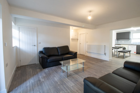 6 bed student house to rent on Ash Grove, Leeds, LS6