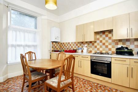 3 bed student house to rent on Napier Terrace Flat 1, Plymouth, PL4