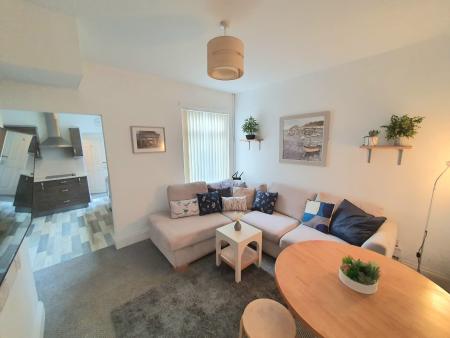 4 bed student house to rent on Walgrave Street, Hull, HU5