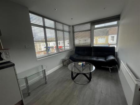 Student studio flat to rent on Heaton Road, Newcastle, NE6