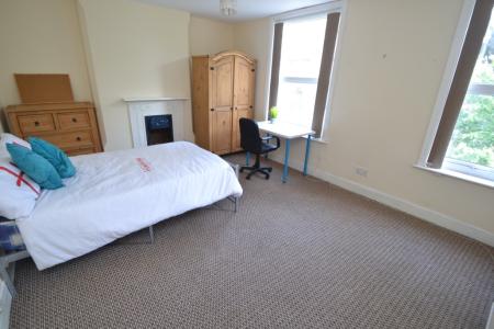 6 bed student house to rent on Harrington Drive, Nottingham, NG7