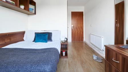 Standard Plus Ensuite Student flat to rent on Western Way, Exeter, EX1