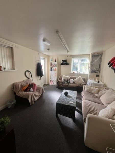 3 bed student house to rent on Cardigan Road, Leeds, LS6
