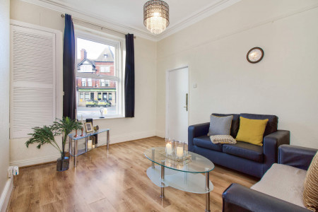 4 bed student house to rent on VICTORIA ROAD, Leeds, LS6