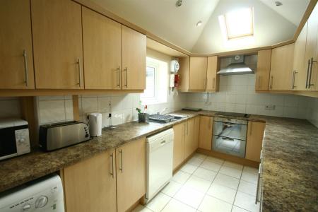 6 bed student house to rent on Osborne Road, Newcastle, NE2