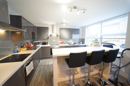 7 bed student house to rent on Flat 19, 10 Middle Street, Beeston, Nottingham, NG, Nottingham, NG9