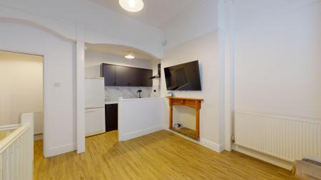 1 bed student house to rent on Wilmslow Road, Manchester, M20