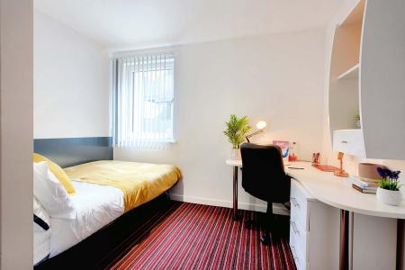 Five bed silver plus 5 bed student flat to rent on Oxford Street, Leicester, LE1