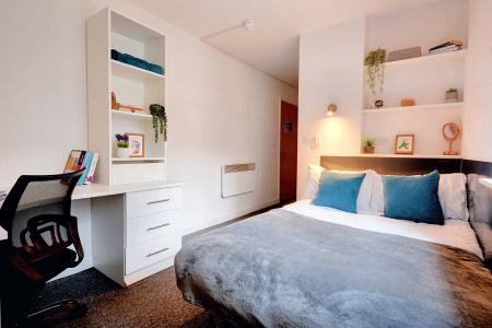 Two Bed Basic 2 bed student flat to rent on Oxford Street, Leicester, LE1