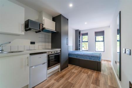 Student studio flat to rent on Pershore Road, Birmingham, B30