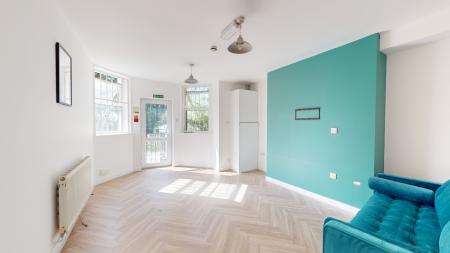 3 bed student house to rent on Moorland Avenue, Leeds, LS6