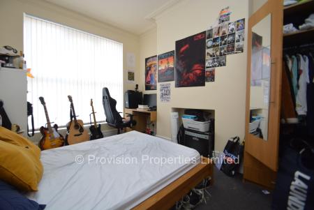 5 bed student house to rent on Blandford Grove, Leeds, LS2