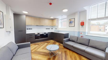 5 bed student house to rent on Thurloe Street, Manchester, M14