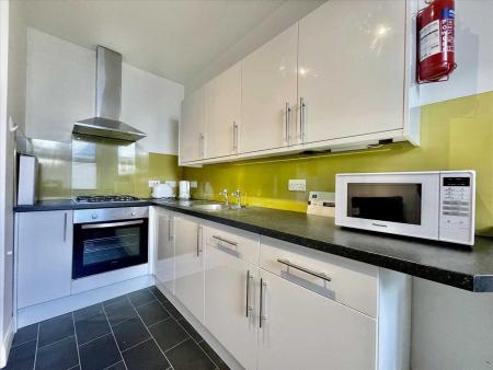 2 bed student house to rent on First Floor Flat, 22 Camden Street, Plymouth, PL4