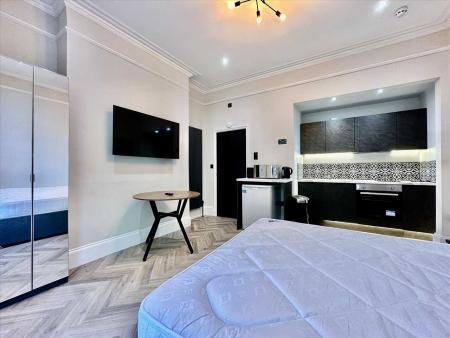 Student studio flat to rent on Studio 1, 116 Alexandra Road, Plymouth, PL4