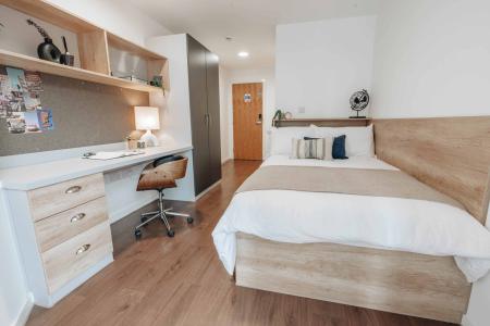 Gold En Suite (High Floors) 5 bed student flat to rent on Rockingham Street, Sheffield, S1