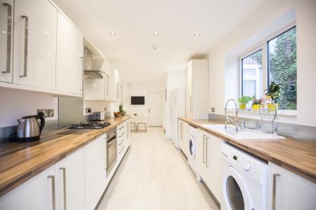 4 bed student house to rent on Heathcote Street, Hull, HU6