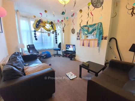 6 bed student house to rent on Newport Mount, Leeds, LS6