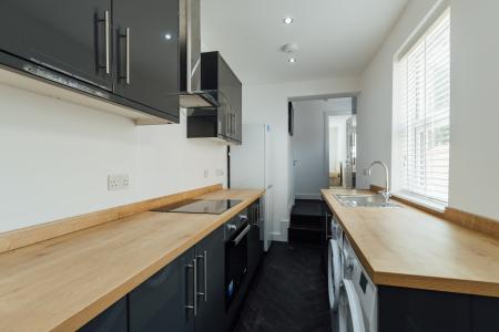 5 bed student house to rent on Station Street, Loughborough, LE11