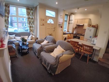 3 bed student house to rent on Beechwood Terrace, Leeds, LS4