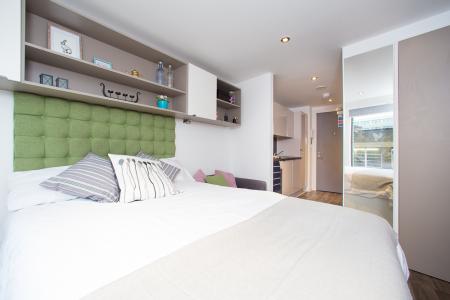 Classic Studio Penthouse Sixth Floor Student flat to rent on Gateway Street, Leicester, LE2