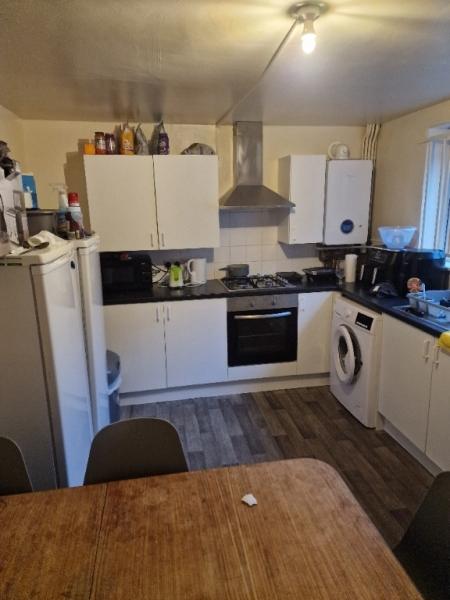 5 bed student house to rent on Kimbolton Avenue, Nottingham, NG7