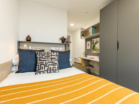 Classic Ensuite Student flat to rent on Lancaster Street, Birmingham, B4