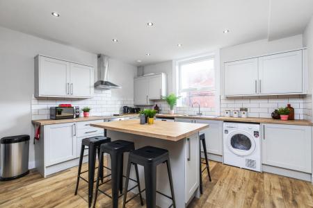 5 bed student house to rent on Claremont Grove, Leeds, LS3