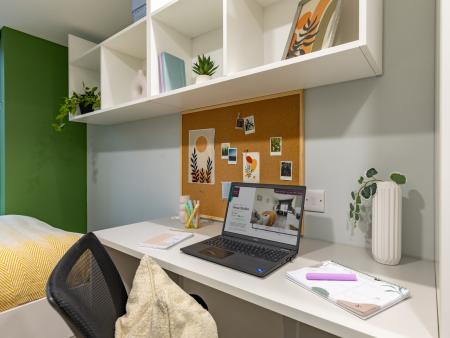 Platinum Studio Student flat to rent on 333 - 337 New Cross Road, London, SE14