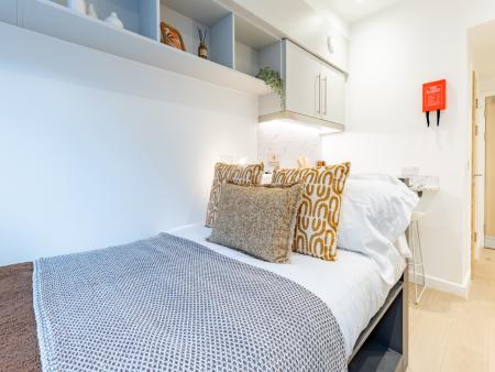 Bronze Studio Student flat to rent on 15 - 25 Talbot Square, London, W2