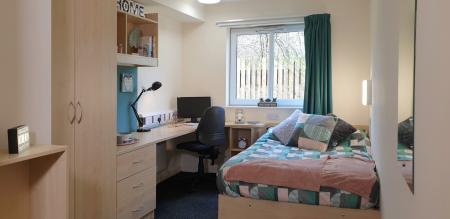 3/4 Bed Standard Ensuite 3 bed student flat to rent on Ashby Road, Loughborough, LE11