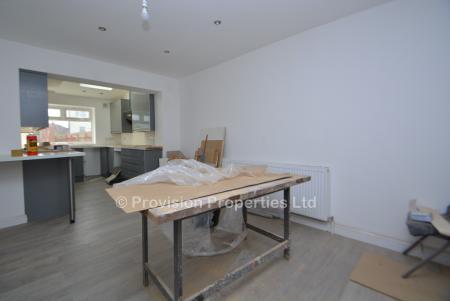 6 bed student house to rent on Newport View, Leeds, LS6