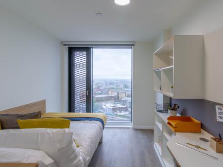 Superior Plus En Suite Student flat to rent on Bridge Street, Cardiff, CF10