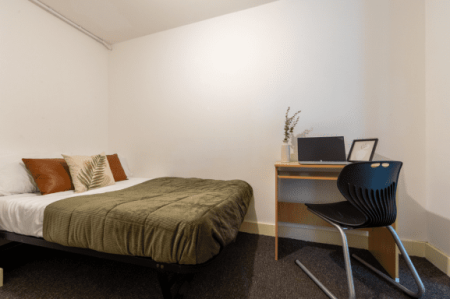 Bronze Non Ensuite - Top Floor 2 bed student flat to rent on Grafton Road, Manchester, M13