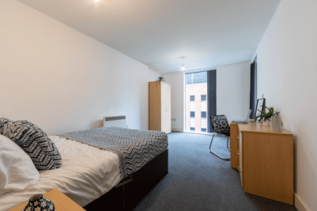 Gold Non Ensuite Top Floor Student flat to rent on Grafton Road, Manchester, M13