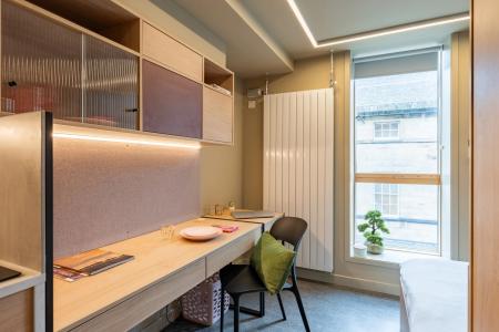 Executive Studio Student flat to rent on Potterrow, Edinburgh, EH8