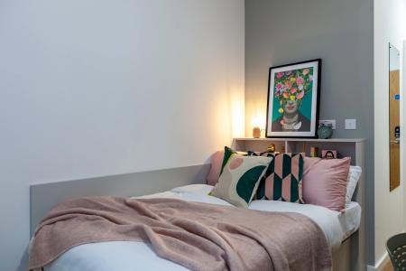 Silver En Suite Student flat to rent on The Waterways, 1 Pump Way, Nottingham, NG1