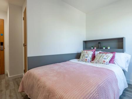 Premium Plus En Suite - EPC Band Rating B 1 bed student flat to rent on High Street, Swansea, SA1