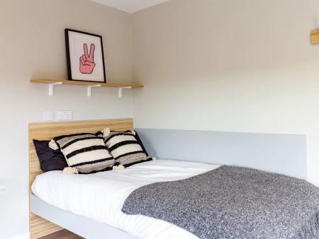 Classic Non En Suite Plus 1 bed student flat to rent on Gulson Gardens, Gulson Road, Coventry, CV1