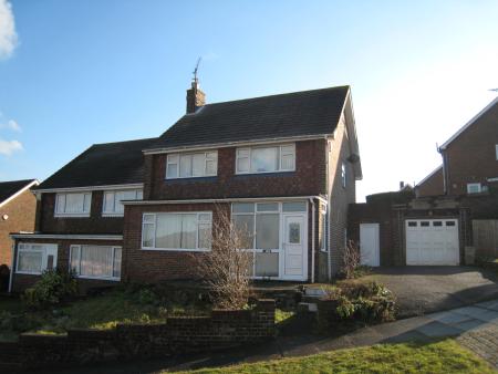 4 bed student house to rent on Jevington Drive, Brighton, BN2