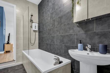 5 Bedroom Apartment