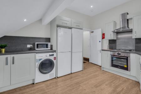 5 Bedroom Apartment