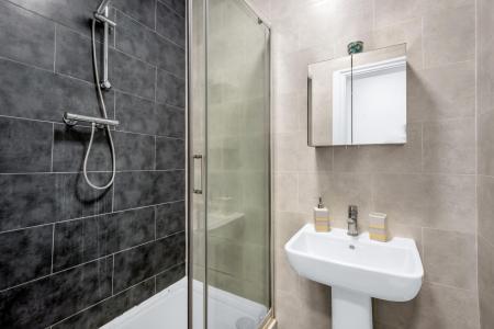 5 Bedroom Apartment