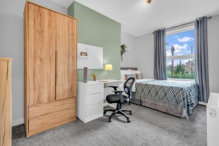 5 Bedroom Apartment