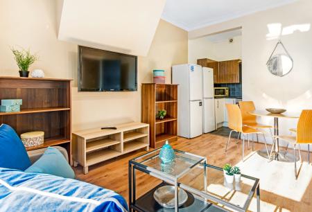 5 Bedroom Apartment