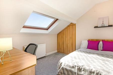 5 Bedroom Apartment