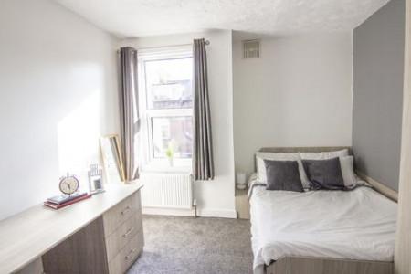 5 Bedroom Apartment